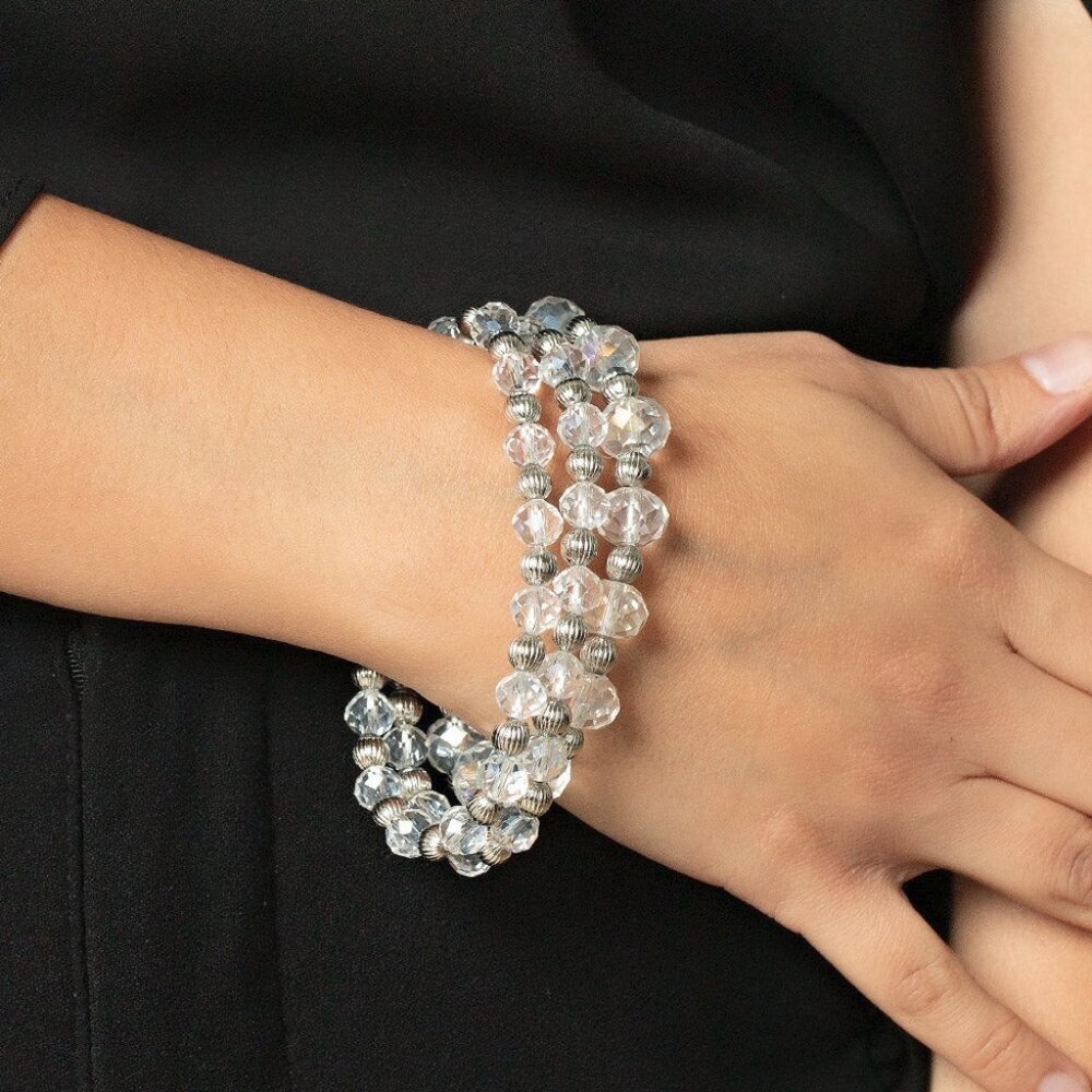 Paparazzi Jewelry Accessories - Eiffel Tower Tryst - White Bracelet - Vintage